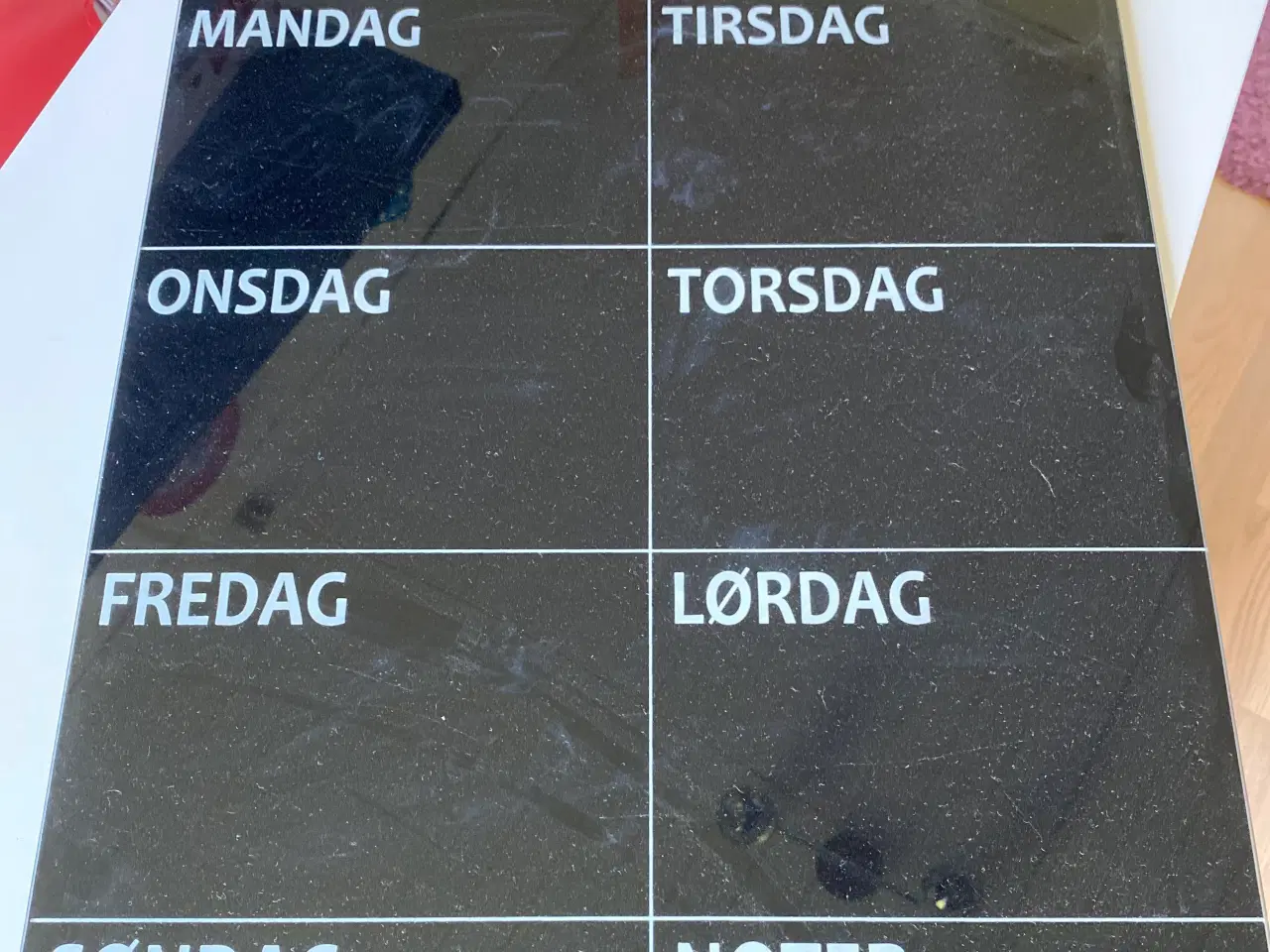 Billede 1 - Ugeplan i glas med magneter