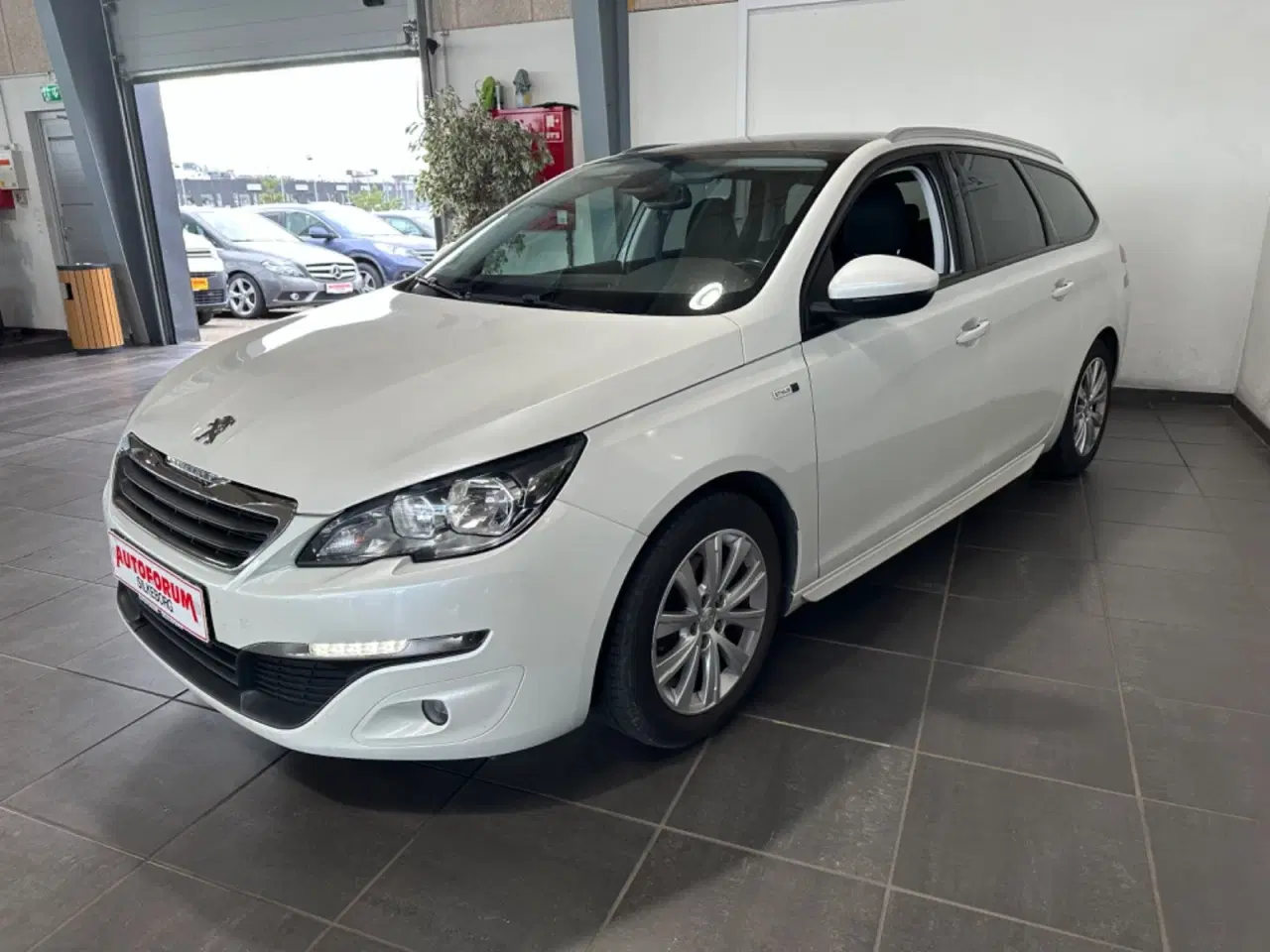 Billede 3 - Peugeot 308 1,6 BlueHDi 120 Style Sky SW