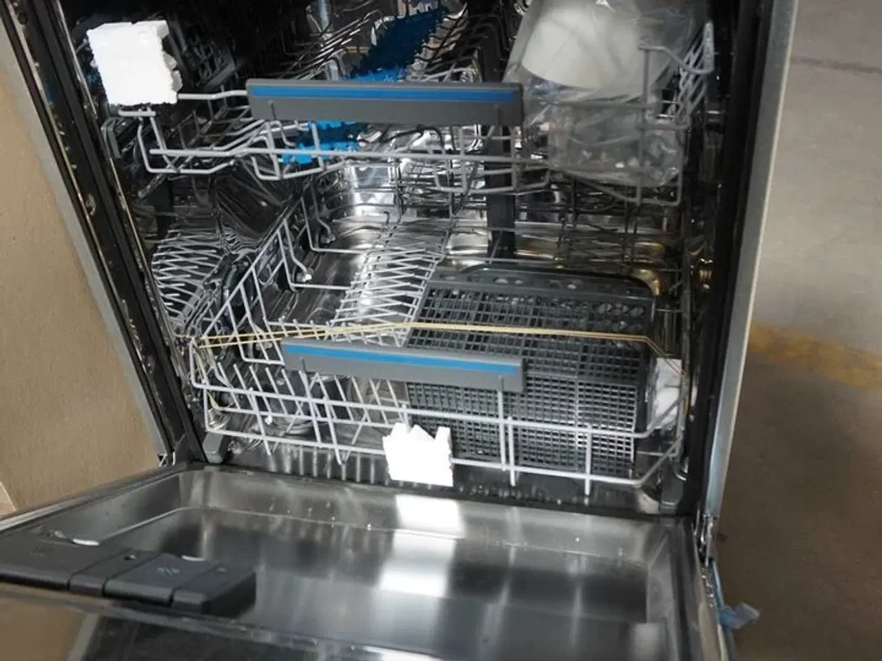 Billede 6 - Electrolux Underbygningsopvaskemaskine ESA47310UX