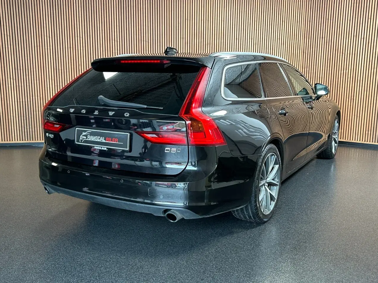 Billede 4 - Volvo V90 2,0 D5 235 Momentum aut. AWD