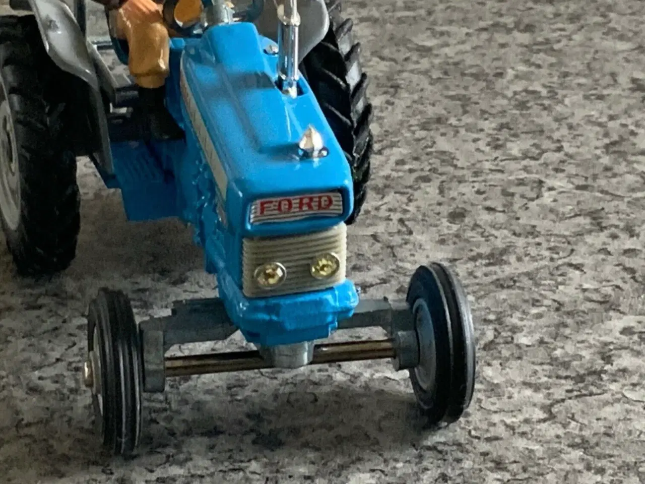 Billede 3 - Corgi Toys No. 67 Ford 5000 Tractor, scale 1:43
