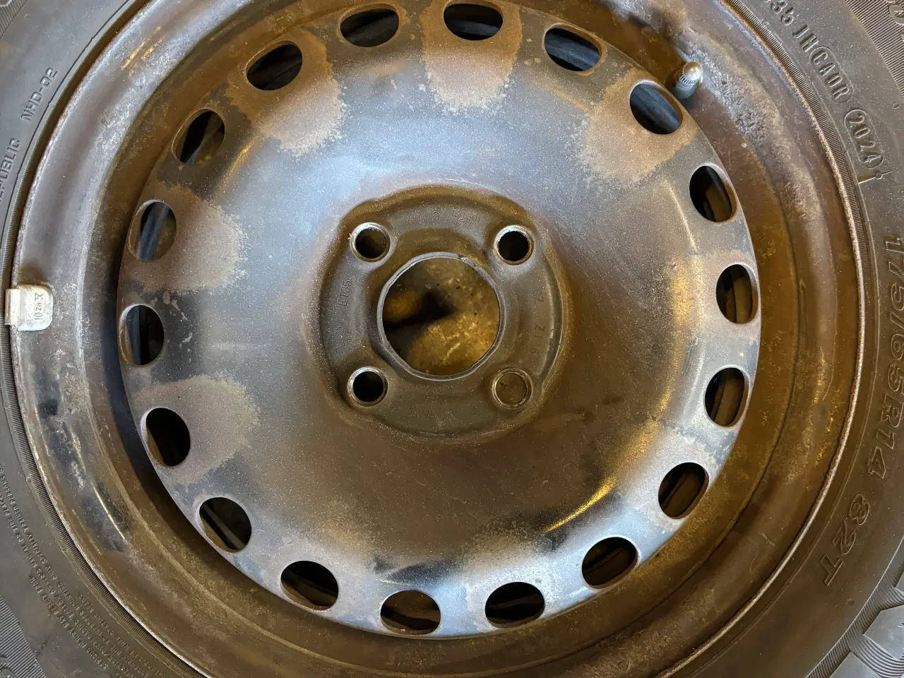 Billede 2 - Sommerdæk på stålfælge