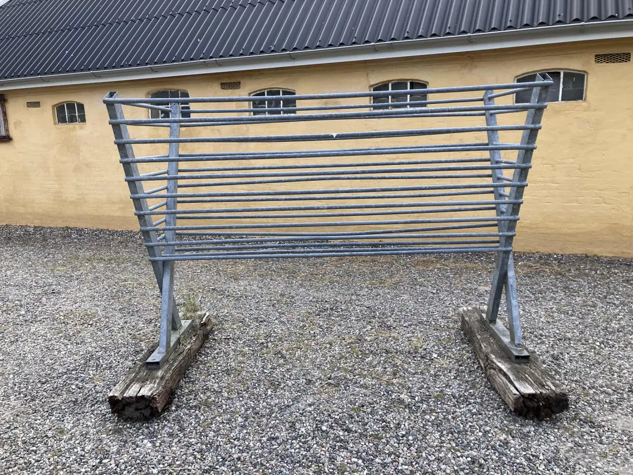 Billede 2 - Stor høhæk til folden