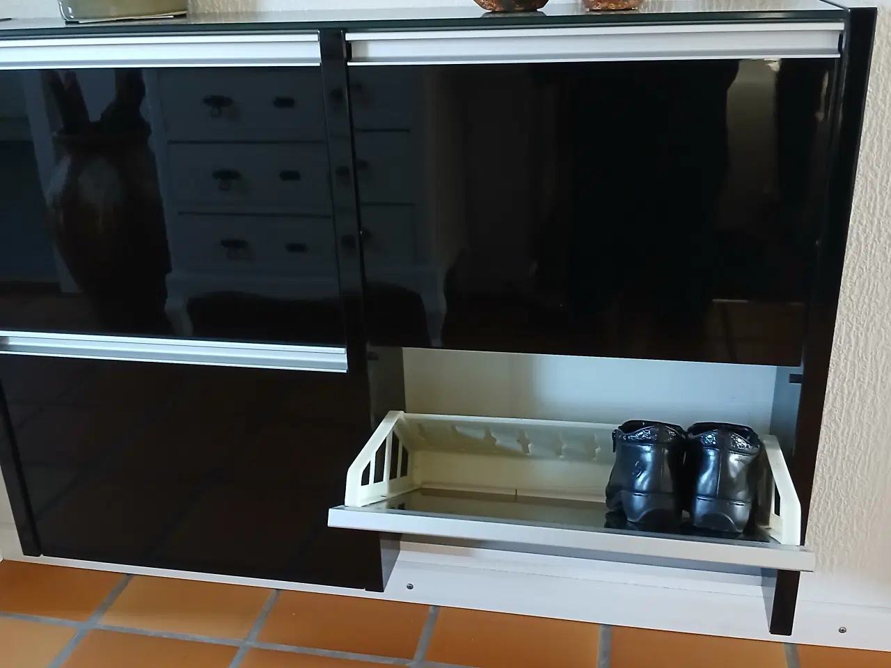 Billede 2 - pænt skoskab