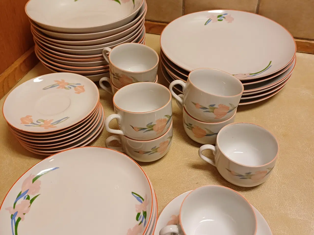 Billede 2 - Florentina kopper og tallerkener mrk. Atelier