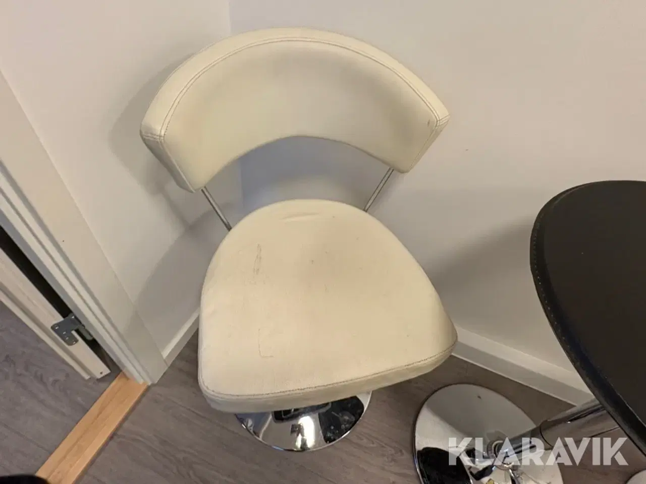 Billede 8 - Cafebord med 2 stole og signeret landsholdstrøje