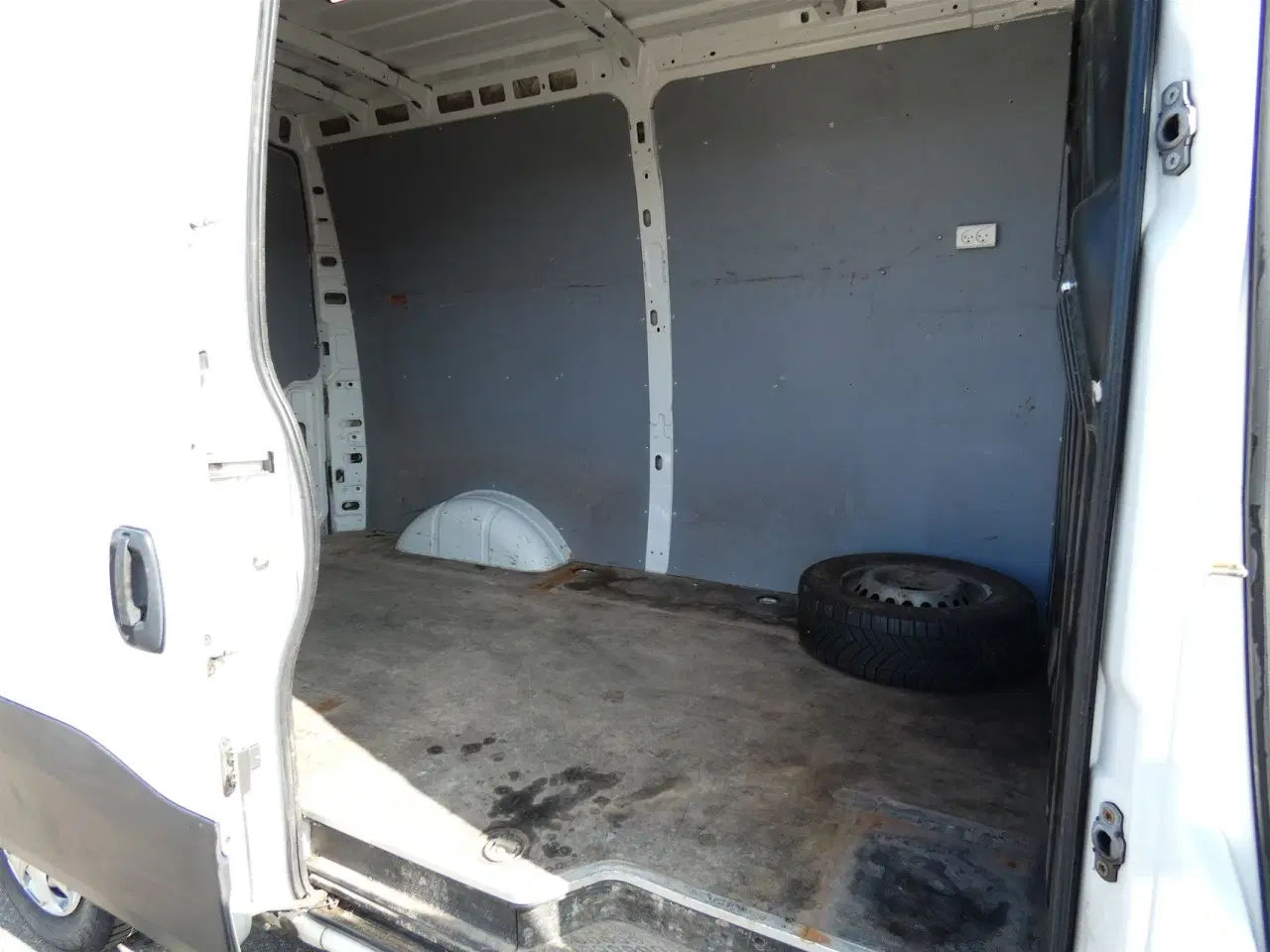 Billede 8 - Iveco Daily 35S16 12m3 2,3 D Hi-Matic 156HK Van 8g Aut.