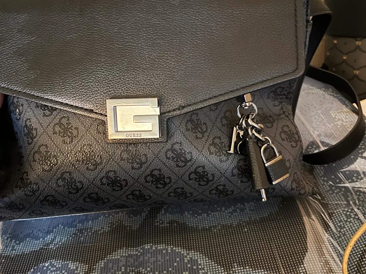 Billede 2 - Guess taske og pung 