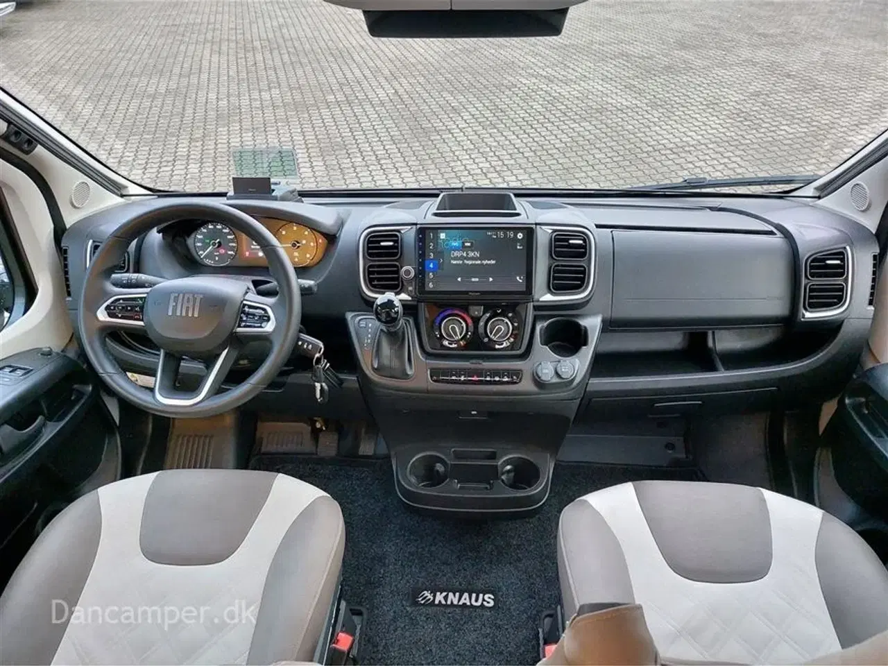 Billede 7 - 2024 - Knaus Boxlife 600 ME Platinum Selection 140 Hk 8 trins aut.gear, adoptiv fartpilot, under 6 meter, man ligger på langs i den store hæve/sænkbar seng