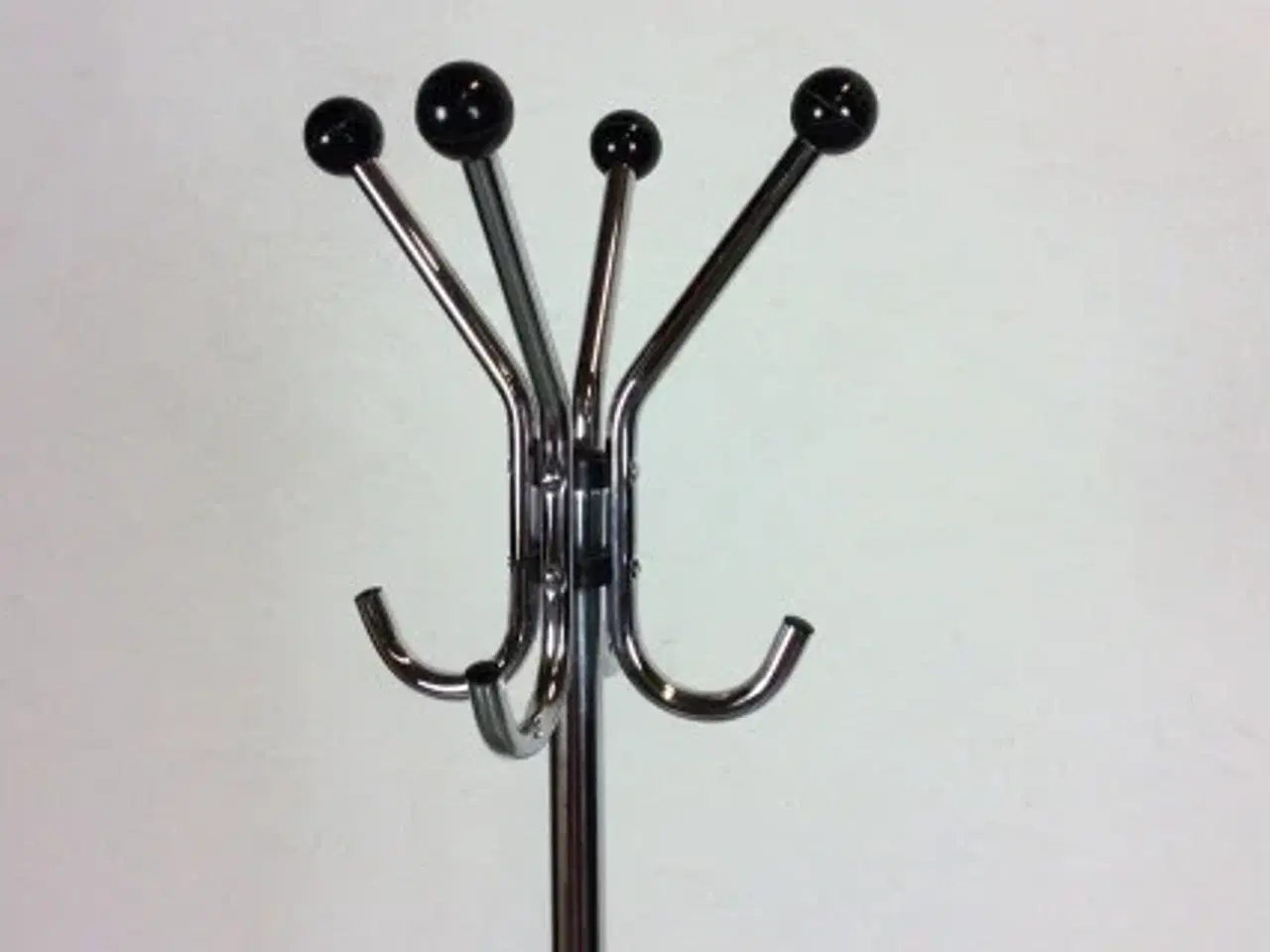 Billede 1 - Stumtjener i krom/sort metal med rund fod paraply holder h ca. 185 cm