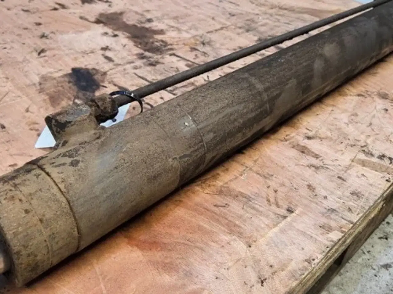 Billede 10 - New Holland LB110 Cylinder