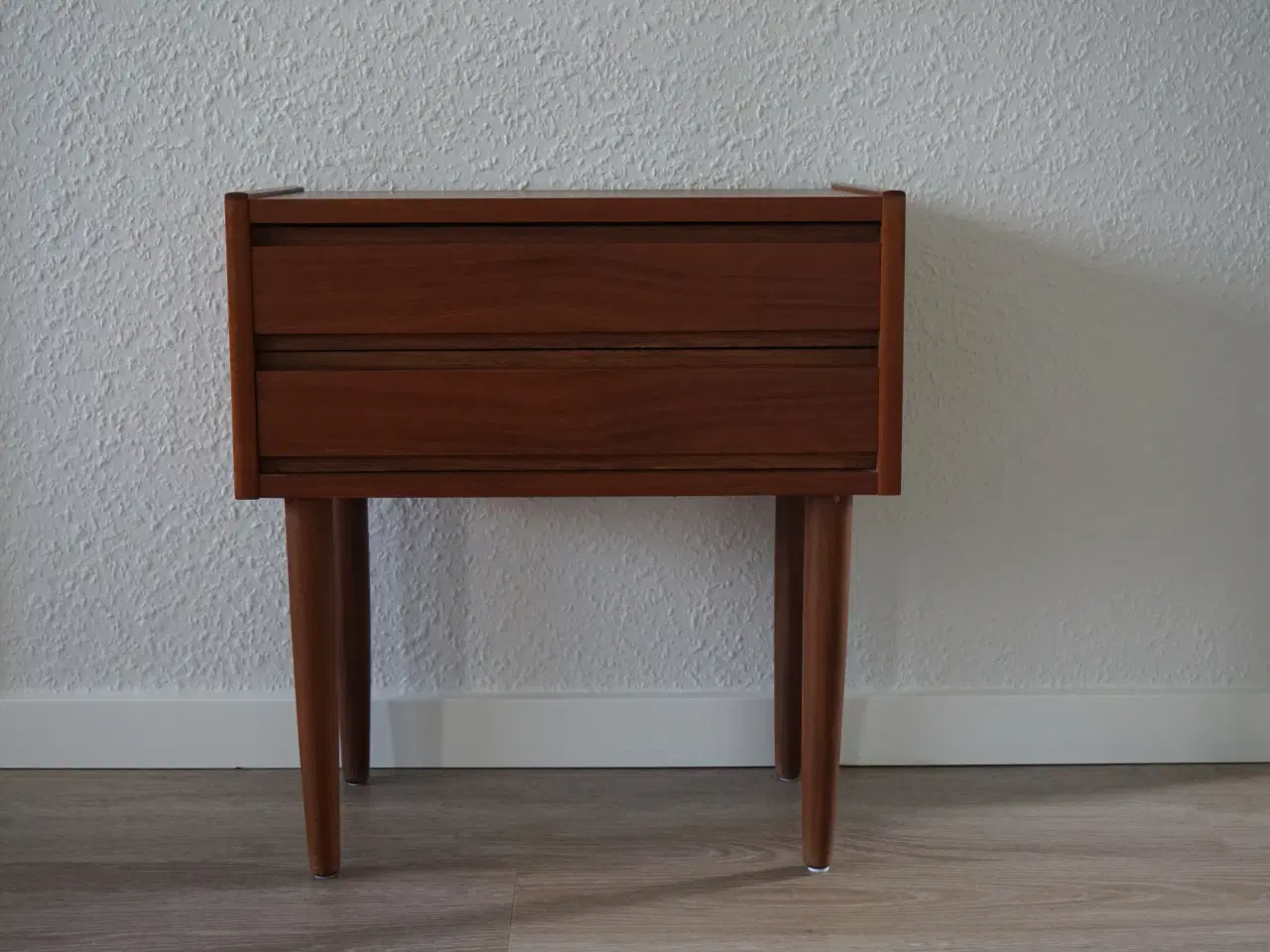 Billede 2 - Sengebord i teaktræ