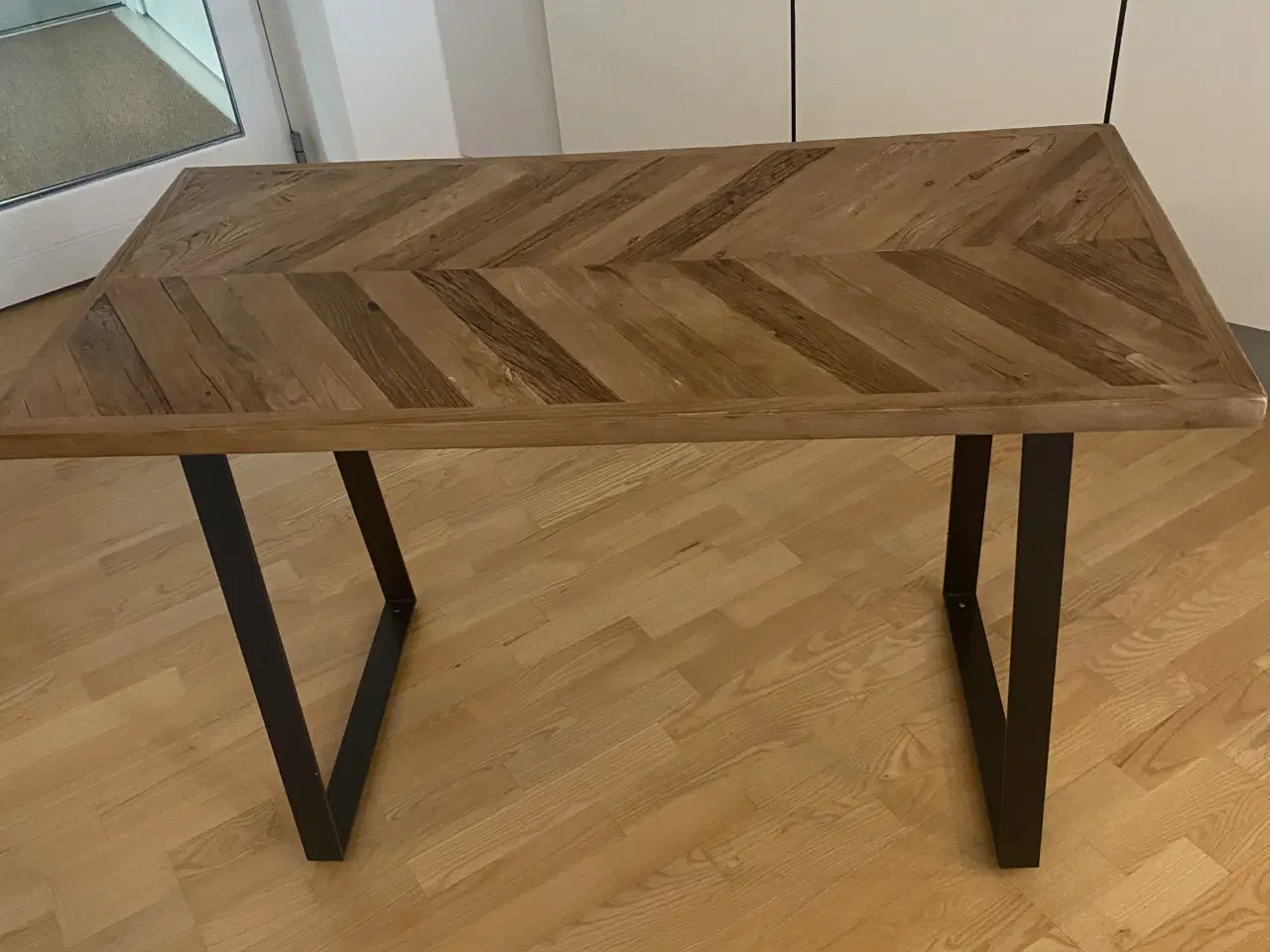 Billede 1 - Spisebord 