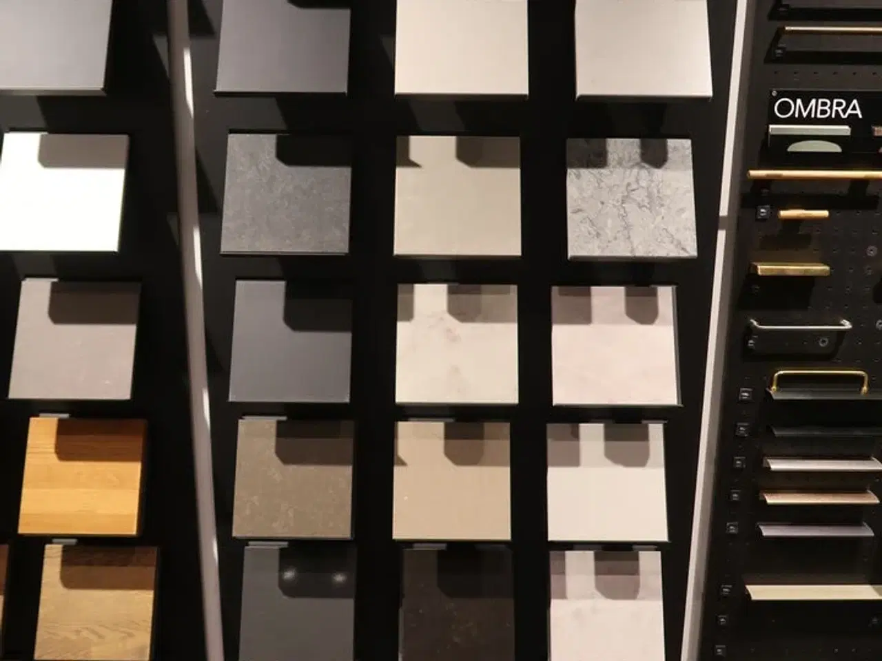 Billede 6 - Vægplader med parti Låger, bordpladeprøver, greb m.m.