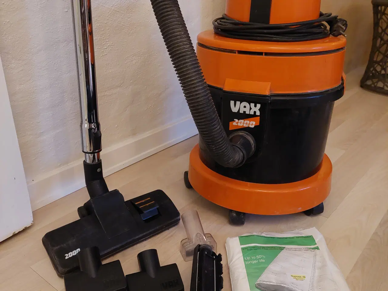 Billede 1 - Støvsuger vax 2000 tæpperenser