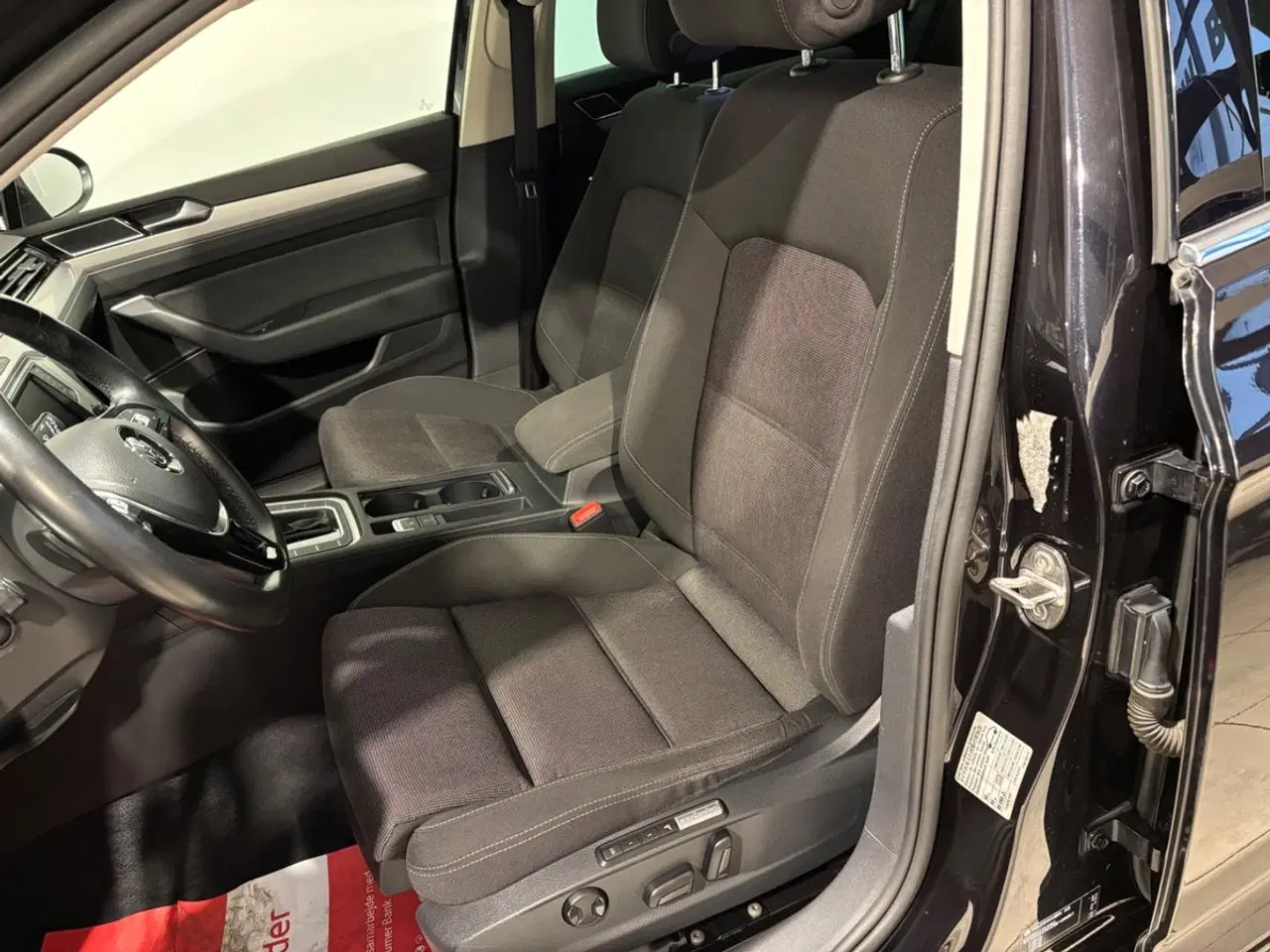 Billede 8 - VW Passat med masser af udstyr!