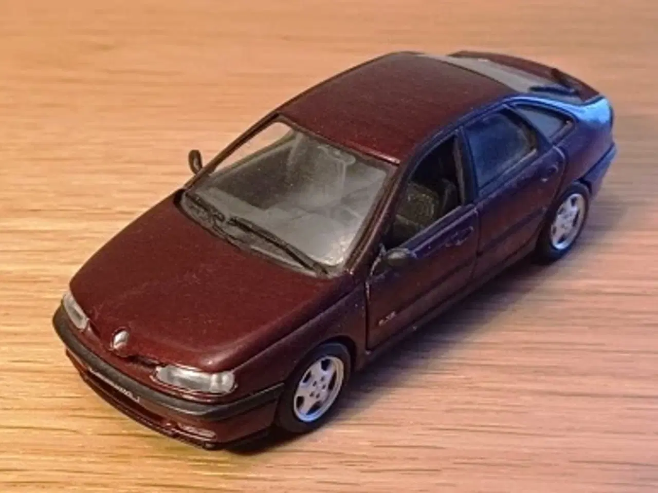 Billede 3 - Renault Laguna (Model 1998), 1/43