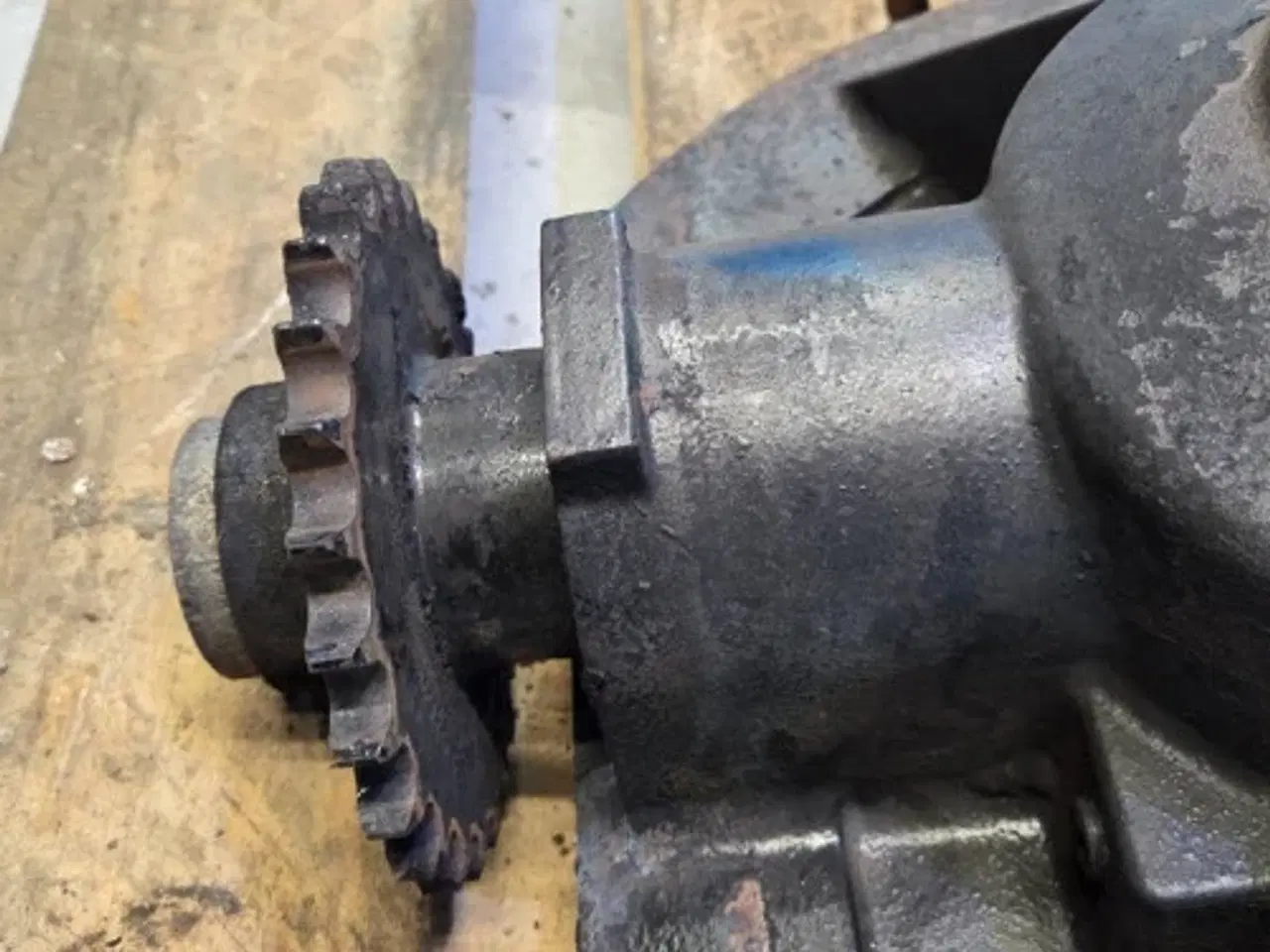 Billede 9 - Case 8010 Tømmerør Gearkasse 84320052