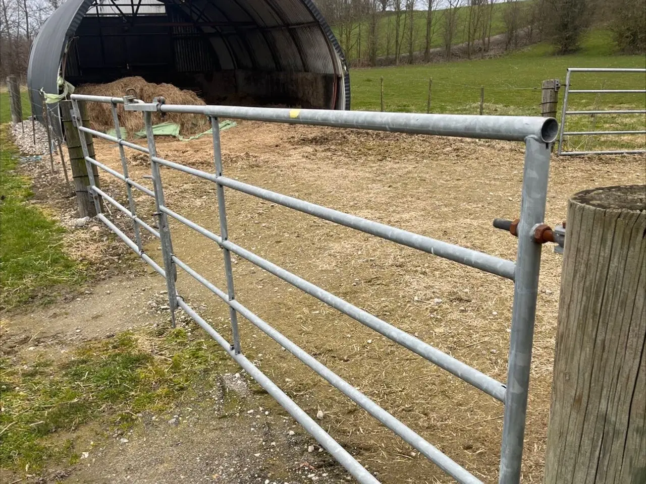 Billede 1 - Jern låger 