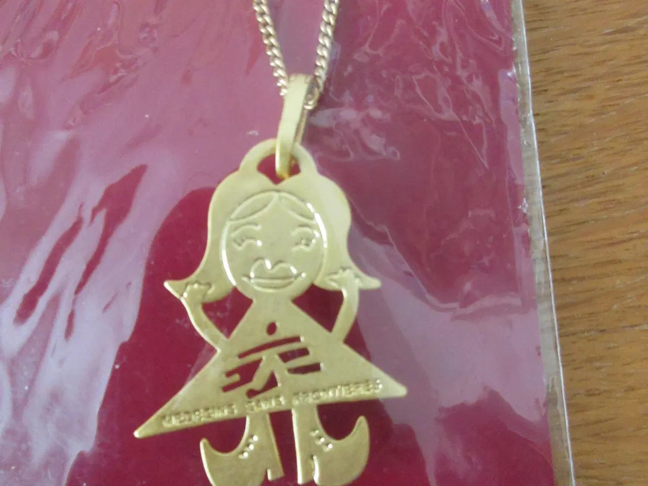 Billede 1 - Womania smykket 2006 fra Pilgrim