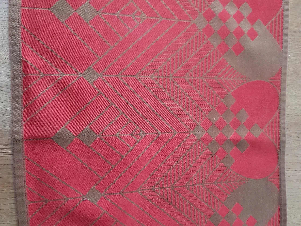 Billede 6 - Damask jule dækkeserviet.