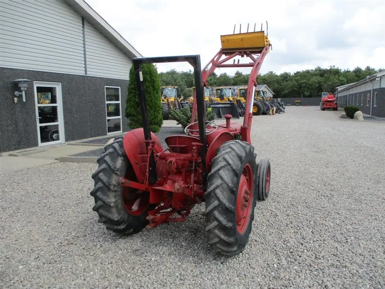 Billede 12 - Volvo 320 3cyl diesel traktor med frontlæsser på