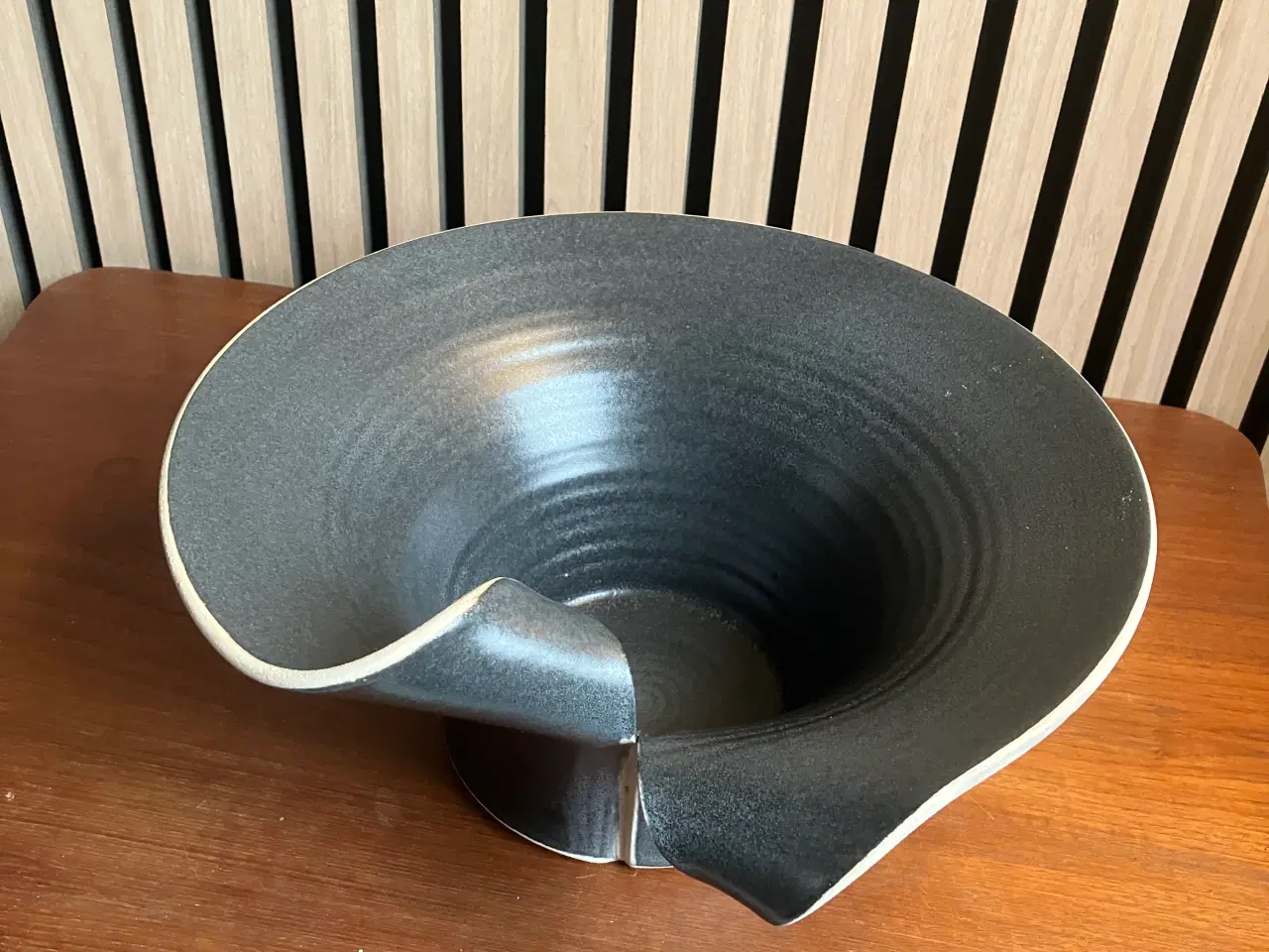 Billede 3 - Stor Würtz keramik skål i grå nuance