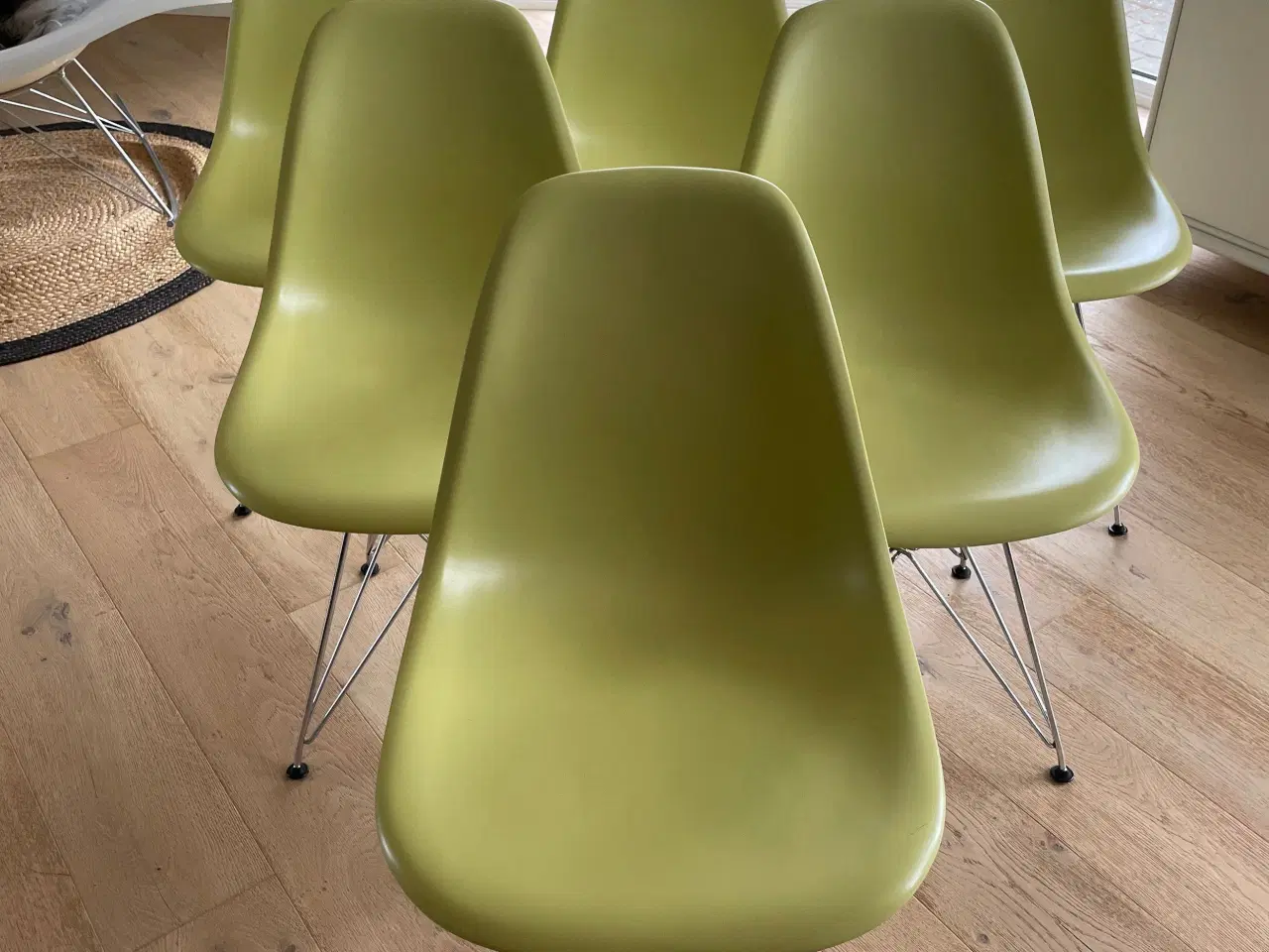 Billede 1 - Eames Plastic side chair DSR: 6 stk. 
