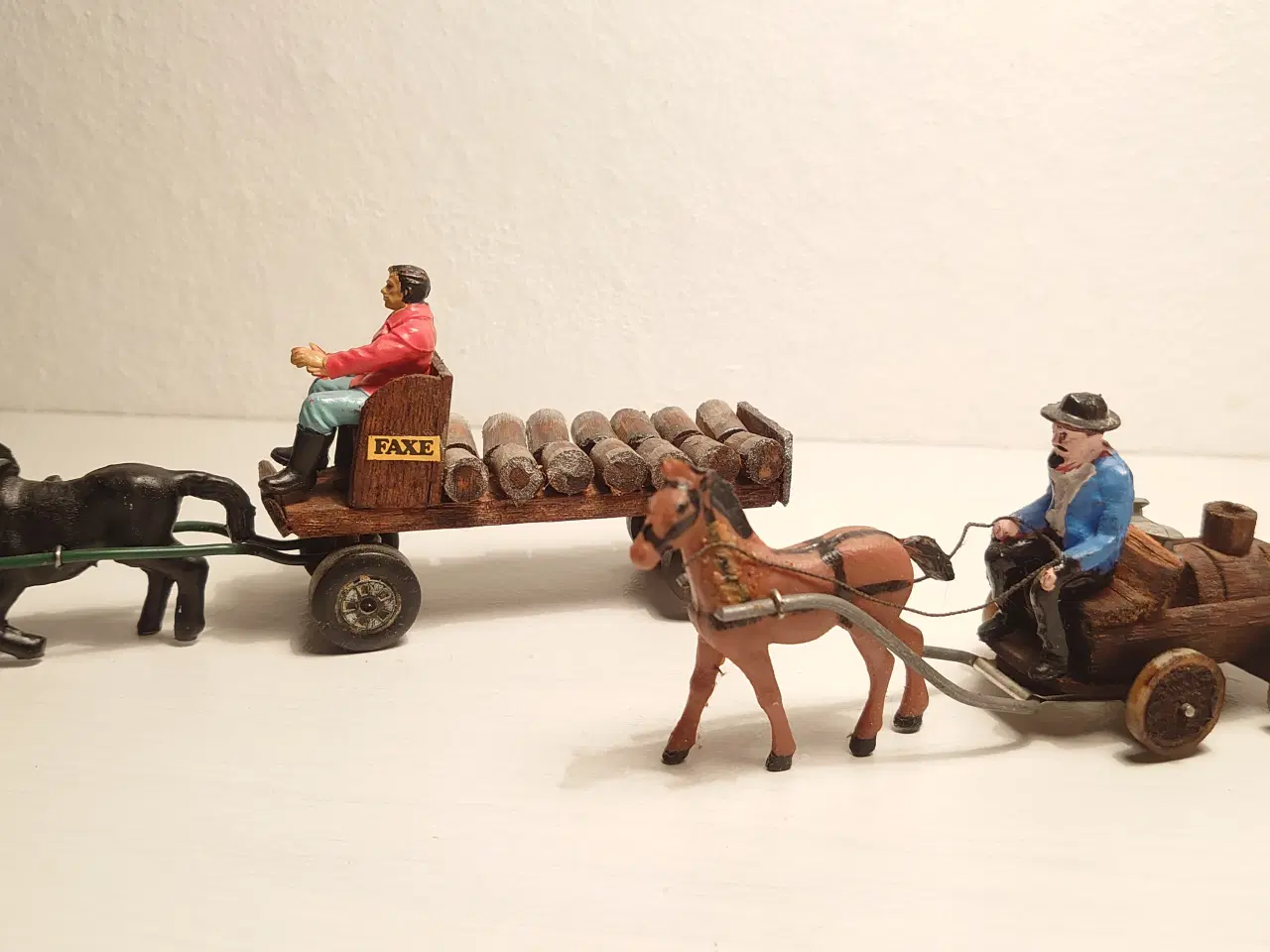 Billede 2 - 4stk gamle miniature hestevogne. Brandslukning mm.