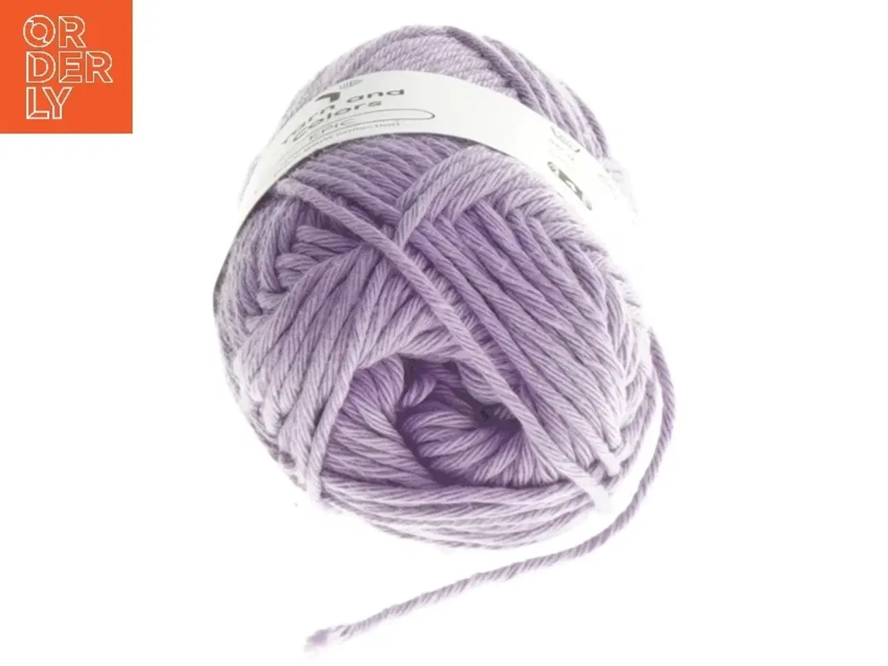 Billede 2 - Lyselilla garnnøgle fra Yarn and Colors (str.  75 m 5 mm)