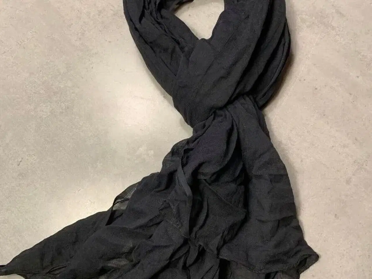 Billede 2 - Nyt flot sort tørklæde