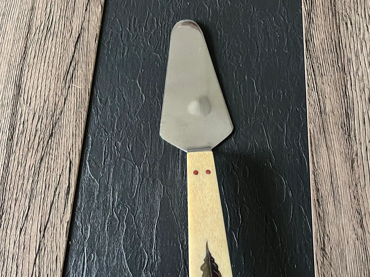 Billede 1 - Fin ældre lagkage ske