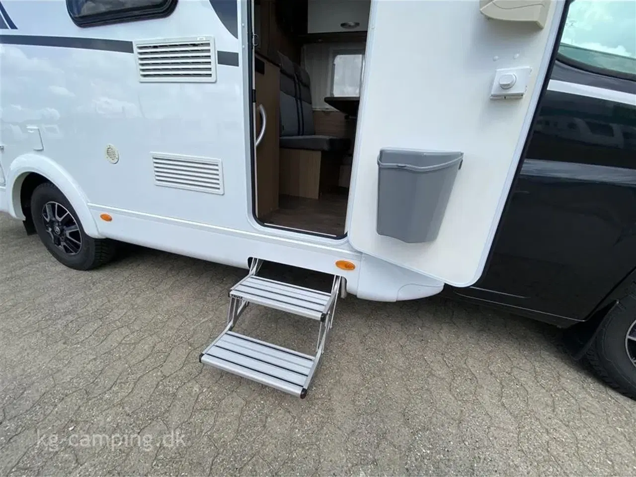Billede 7 - 2022 - Carado V337 "15 Edition"   Ekstrem velholdt autocamper