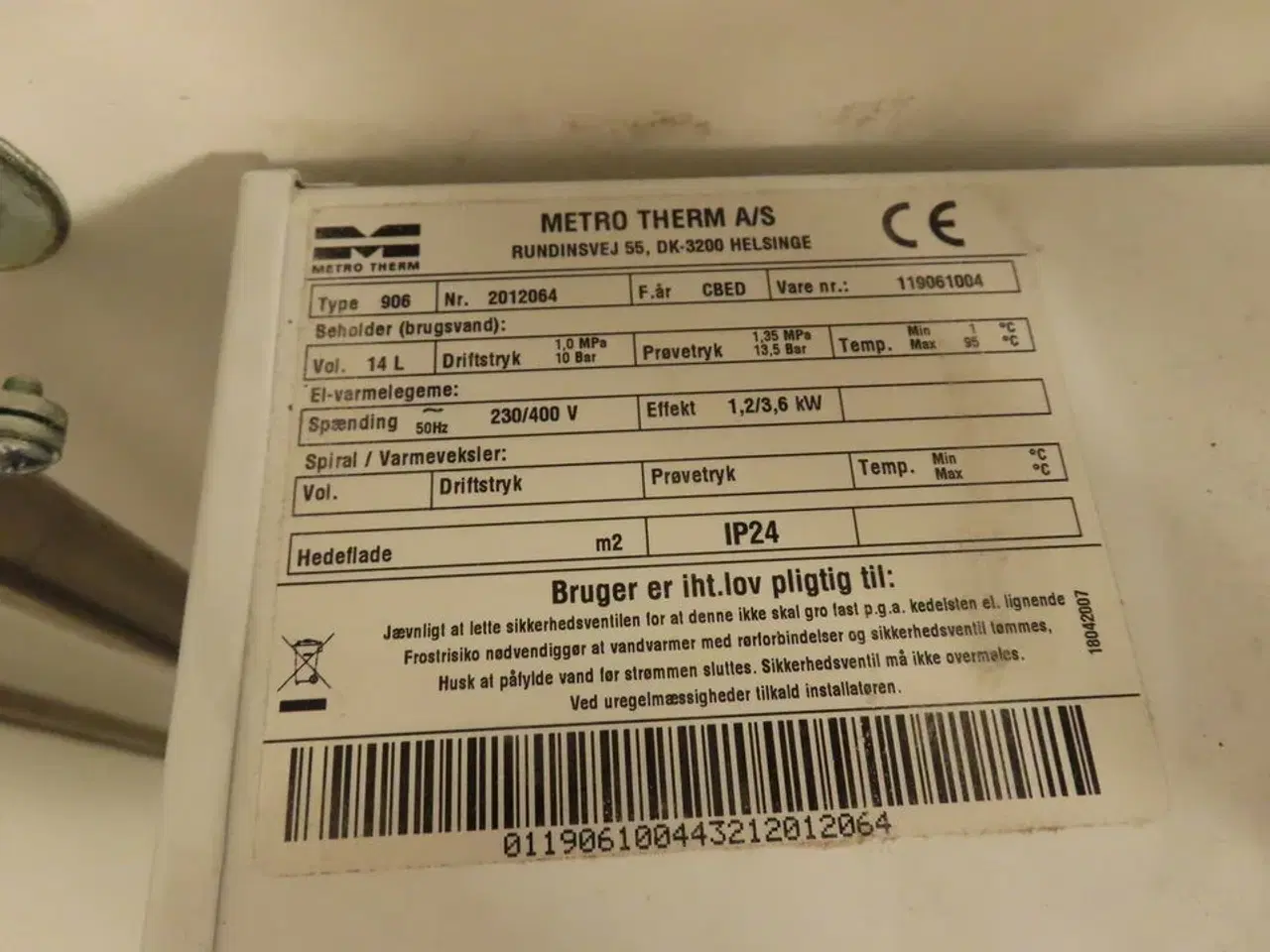 Billede 8 - Toilet, vask og vandvarmer