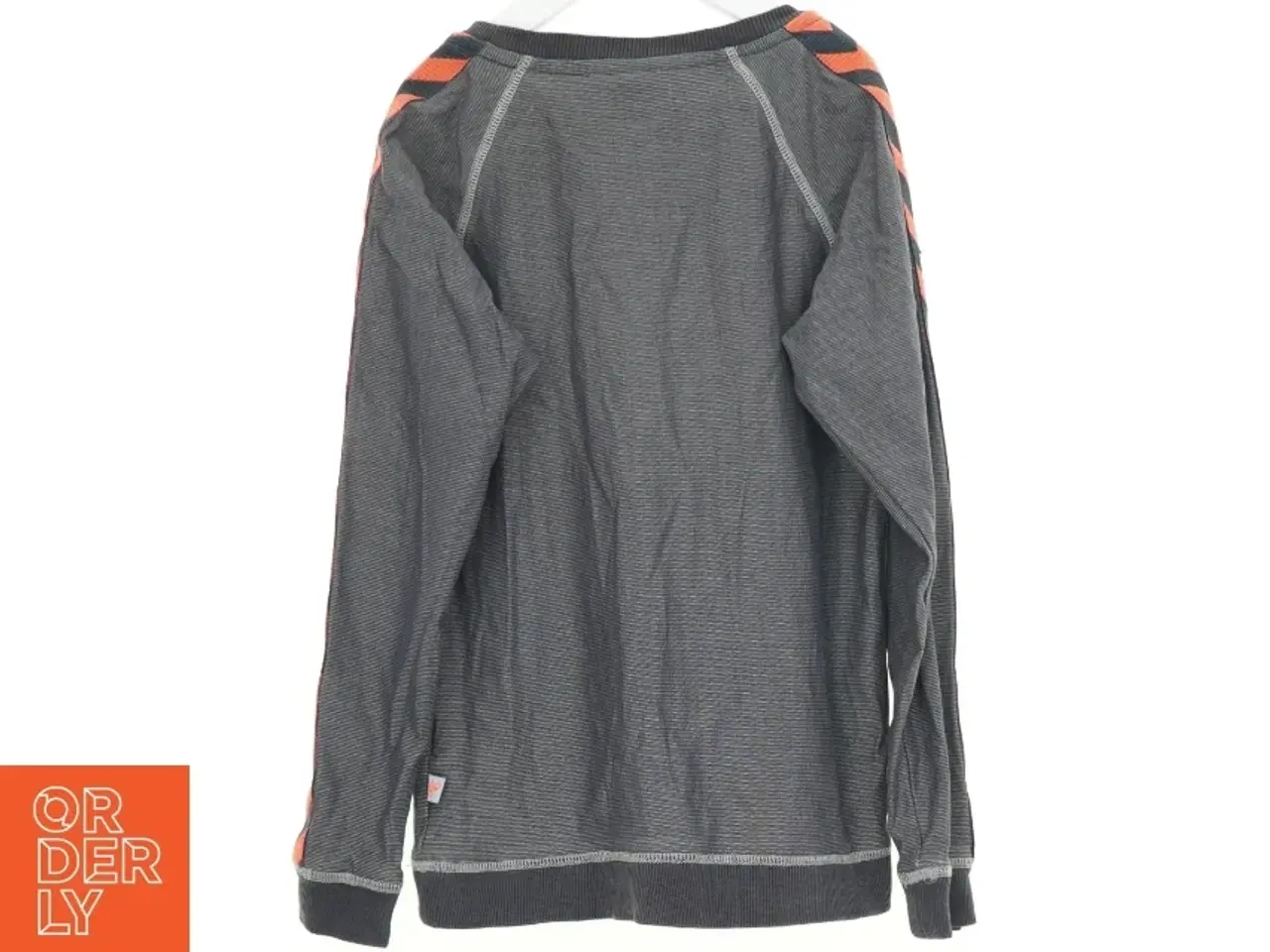 Billede 2 - Bluse fra Hummel (str. 134 cm)