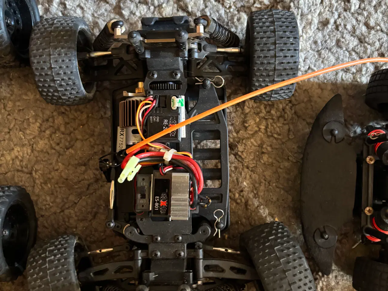 Billede 6 - 6 chassis med dele til fjernstyret biler sælges sa