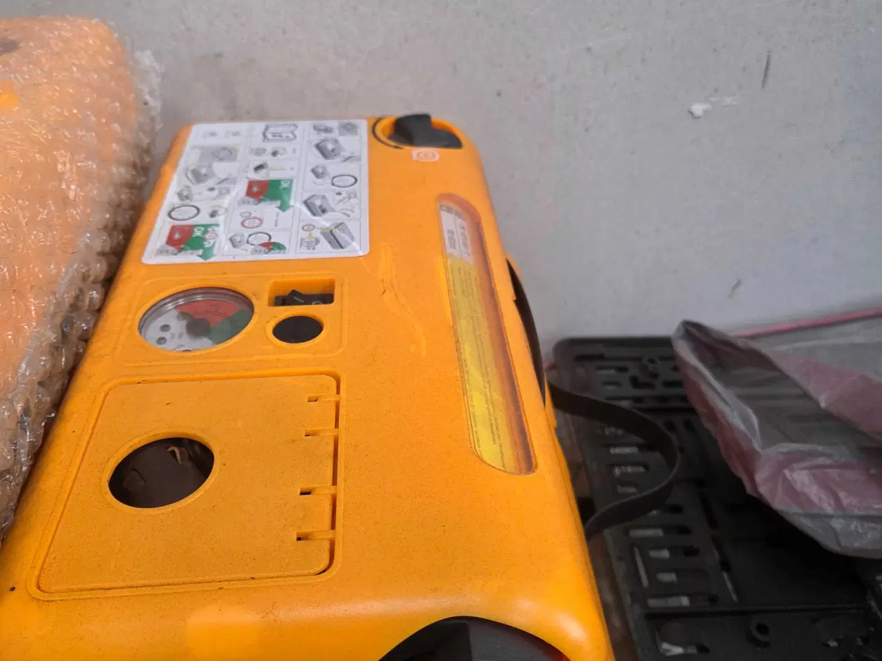 Billede 2 - 12V dækkompressor, dækskum, dunkkraft