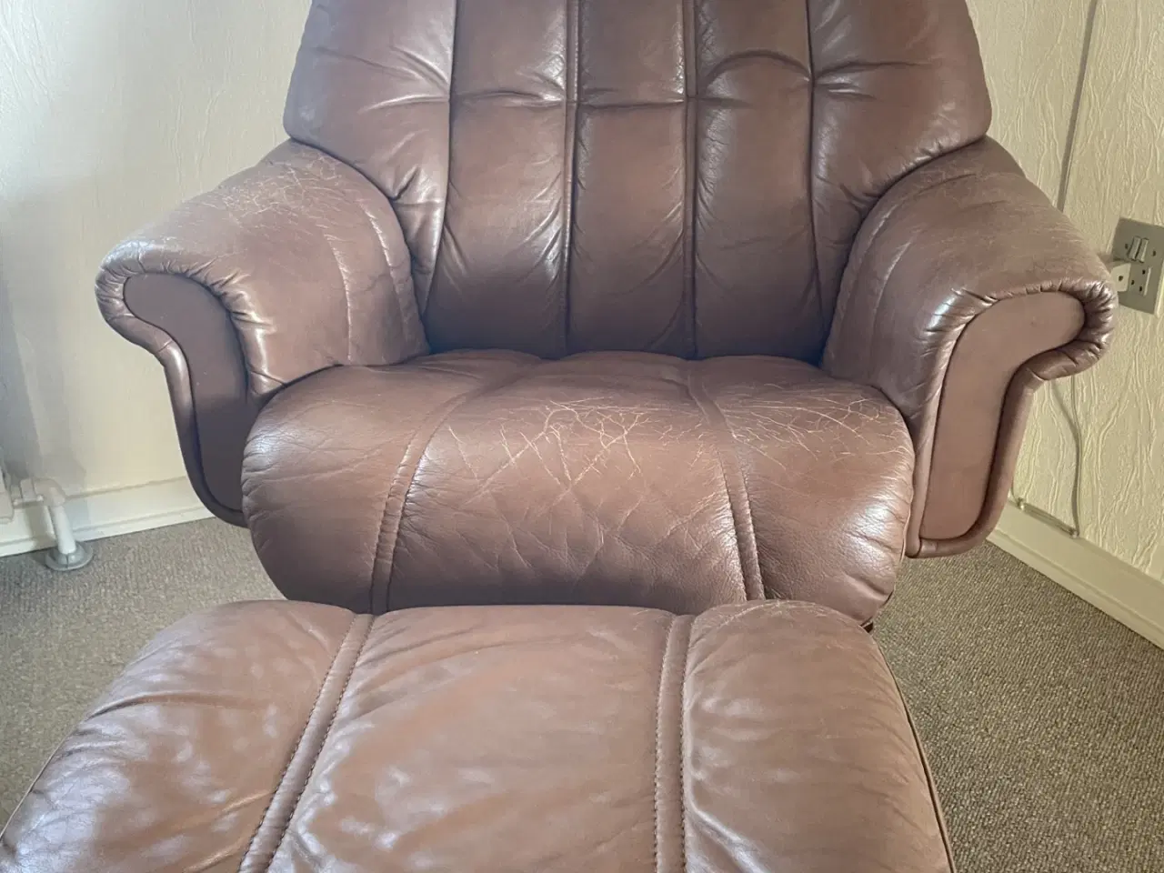 Billede 2 - læderstole brune og med drejesokkel