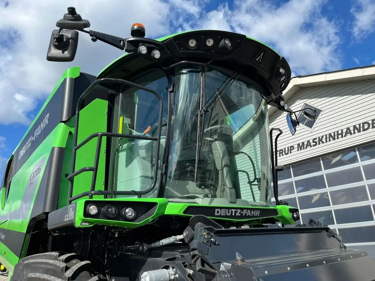Billede 21 - Deutz-Fahr C7206 With 24feed - 7.2m header. New and unused Combine together with 7.2m header