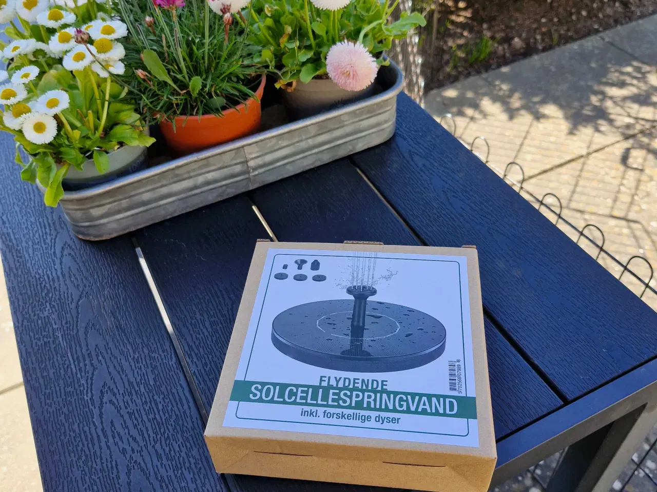 Billede 2 - Helt nyt Flydende Solcellespringvand. 