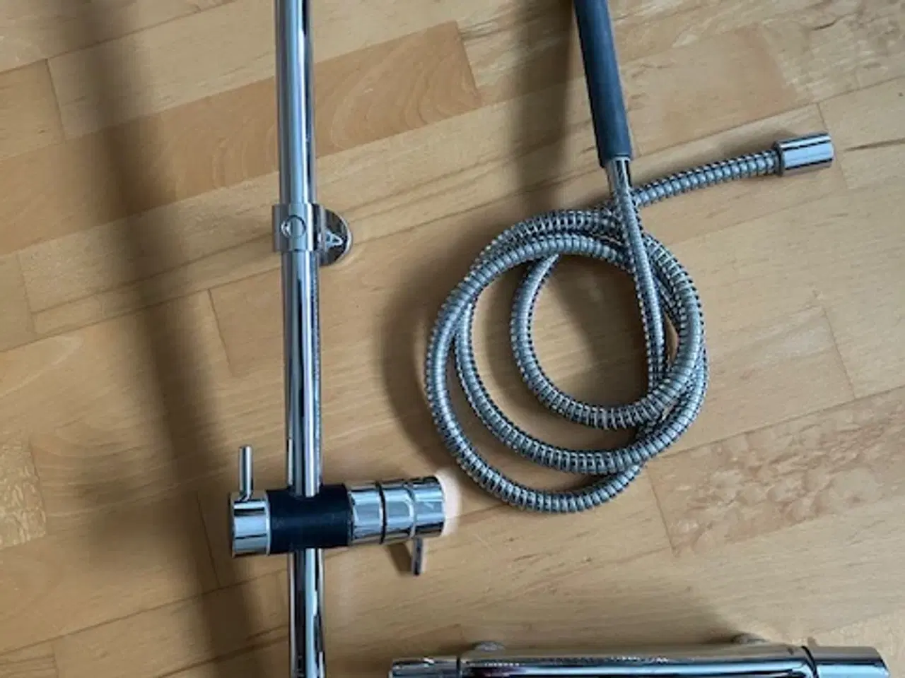 Billede 2 - Bruser VOLA / blandingsbatteri 