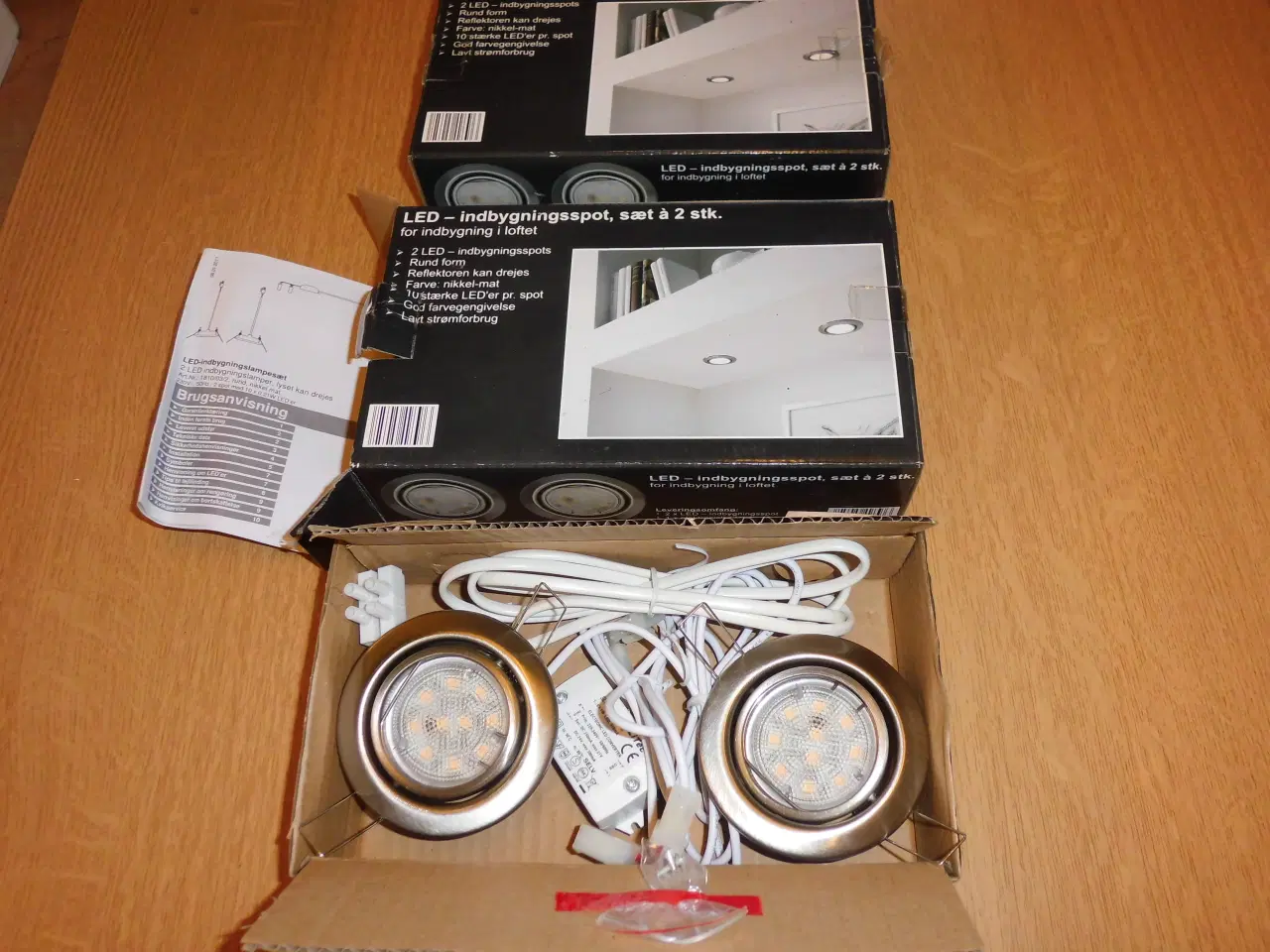 Billede 1 - Sæt med indbygningsspot LED,  med strømforsyning.