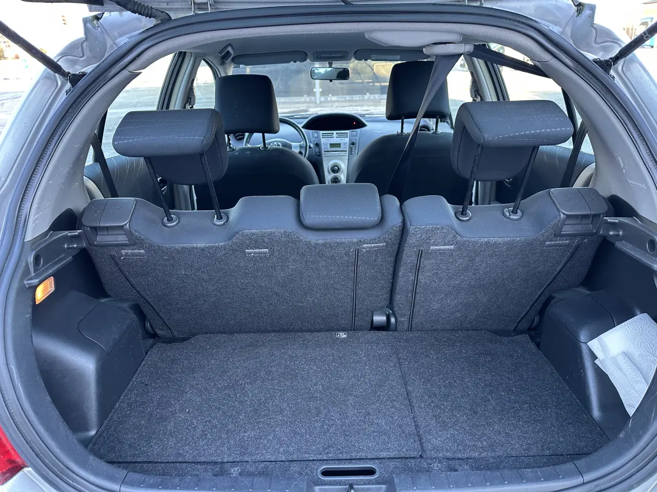 Billede 5 - Toyota Yaris 1,3 benzin nysynet autmatgear 