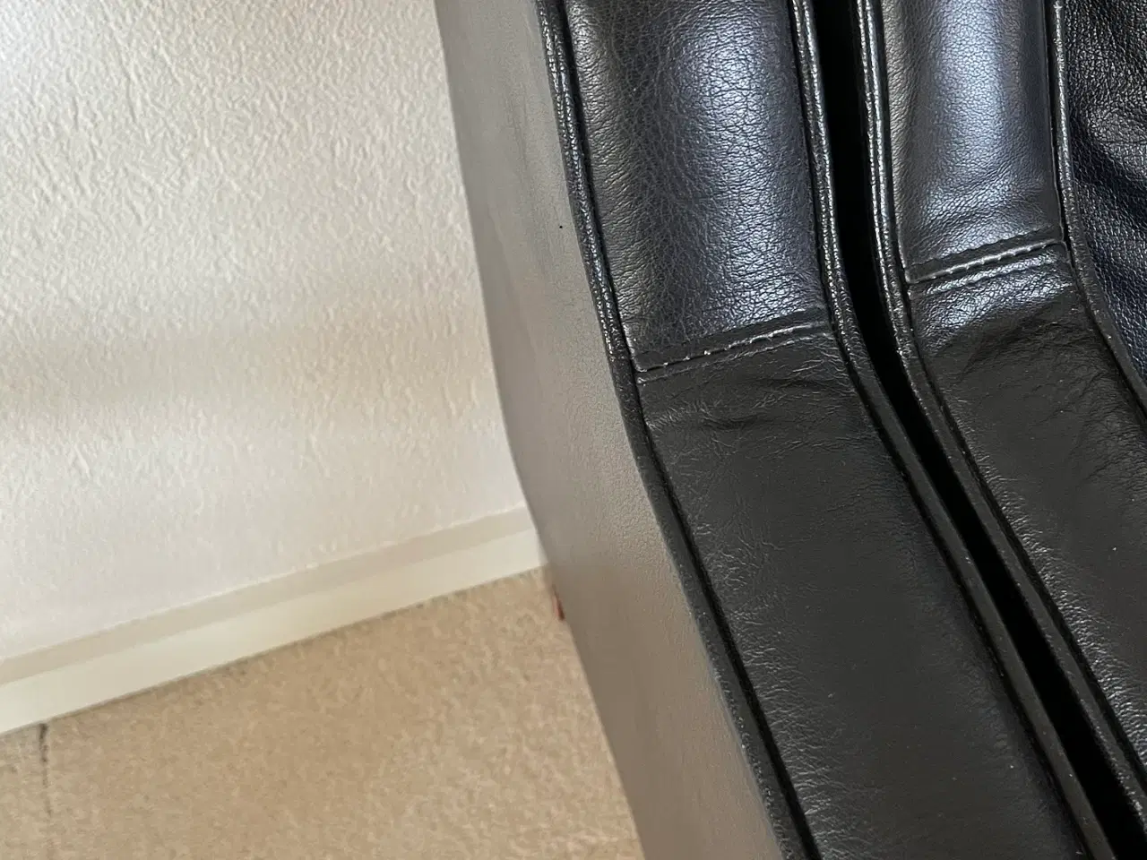 Billede 3 - Lædersofaer 3 + 2 Stouby sort læder