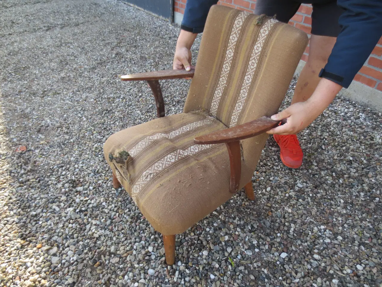 Billede 1 - 1 stk Retro Lænestol med teak armlæn og teak ben 