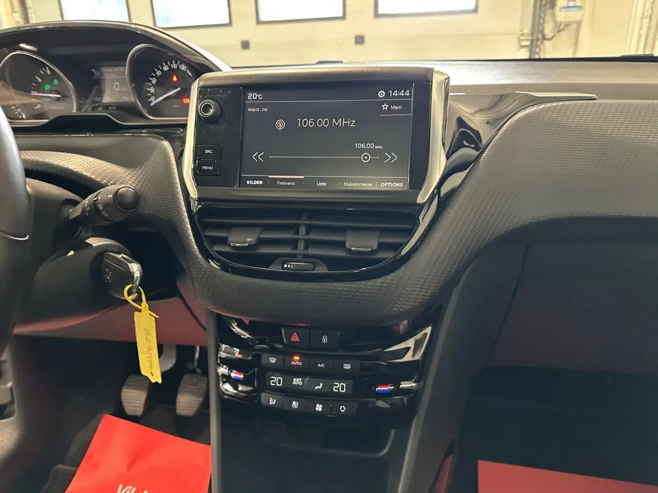 Billede 11 - Peugeot 2008 1,2 e-THP 110 Allure Sky