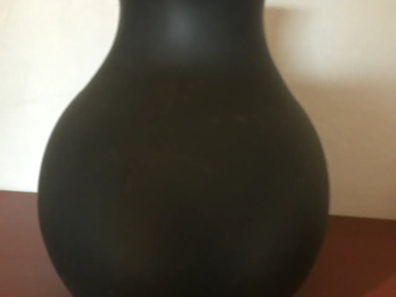 Billede 1 - Menu gummi vase i sort