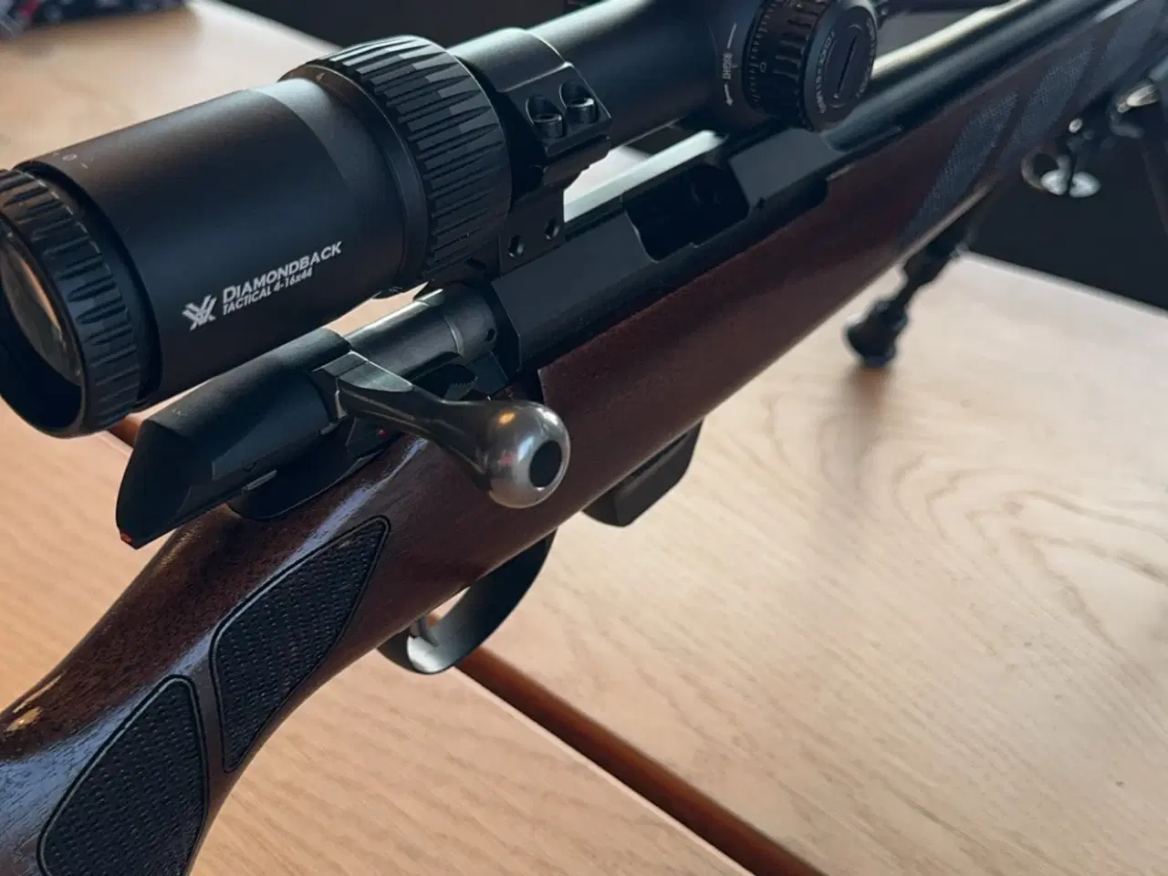 Billede 5 - Tikka T1X 22LR salon riffel med træ skæfte 