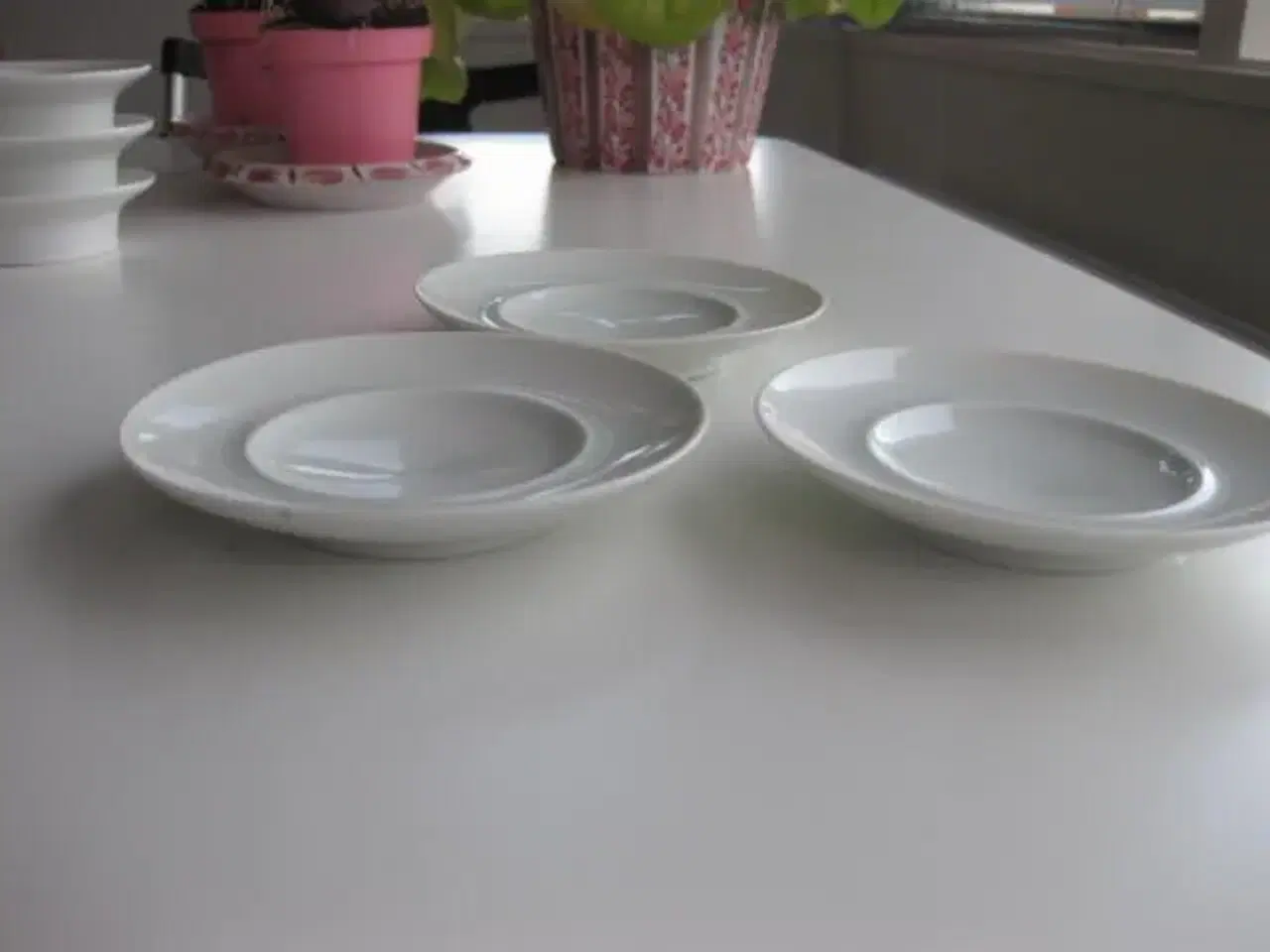 Billede 3 - Bing & Grøndahl liile hvid tallerken