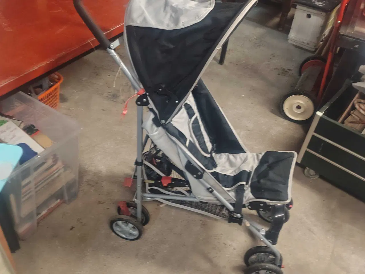 Billede 1 - Klapvogn i fin stand, der foldes nemt